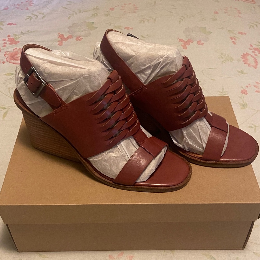 Lucky Brand Tan Wedge Sandals